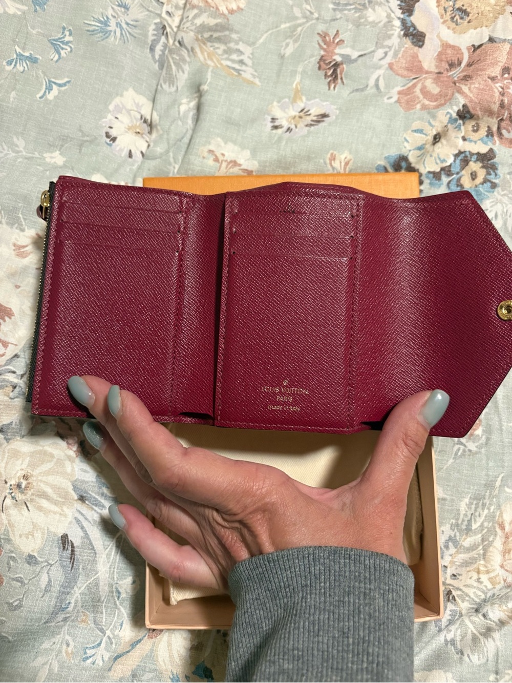 Authentic Louis Vuitton Monogram Victorine Envelope Wallet - Picture 3 of 7